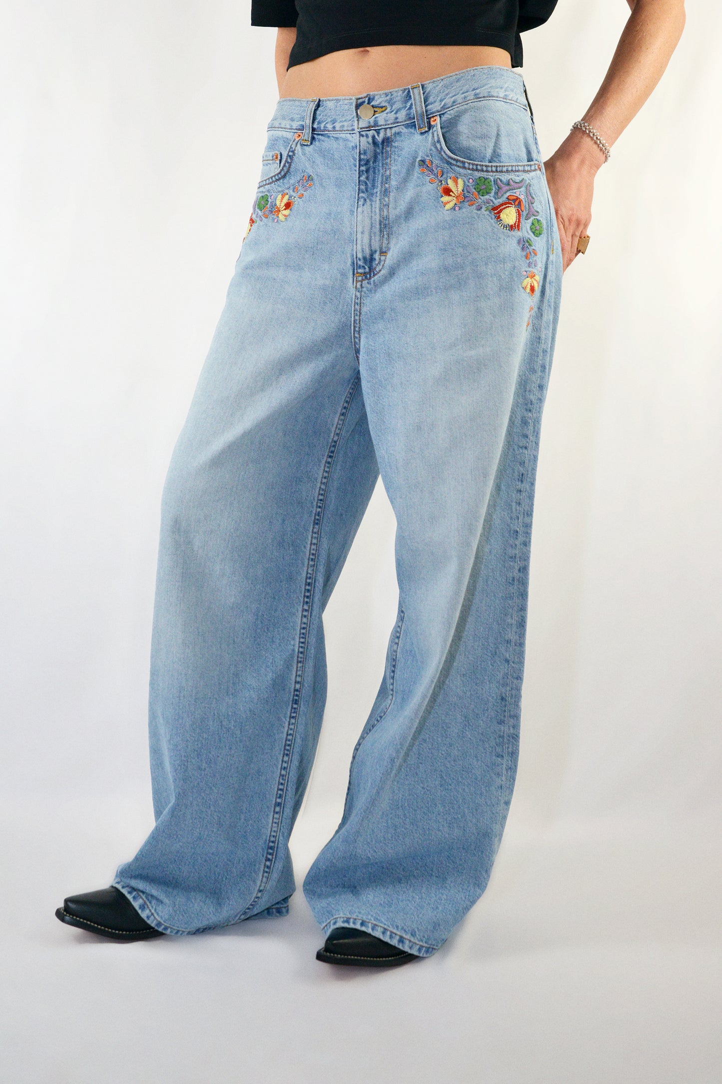 SUNNY JEANS - LIGHT WASH