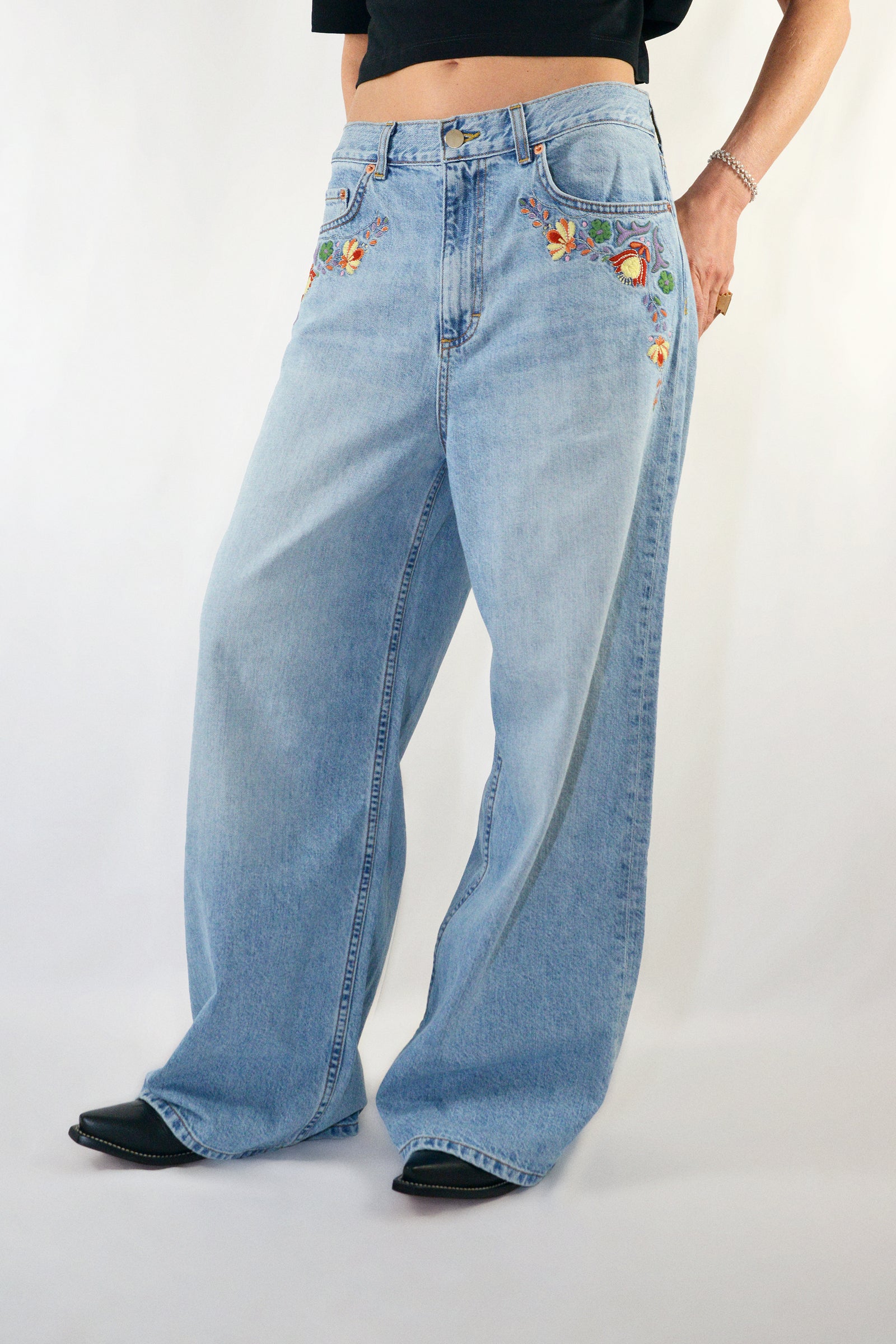 SUNNY JEANS - LIGHT WASH